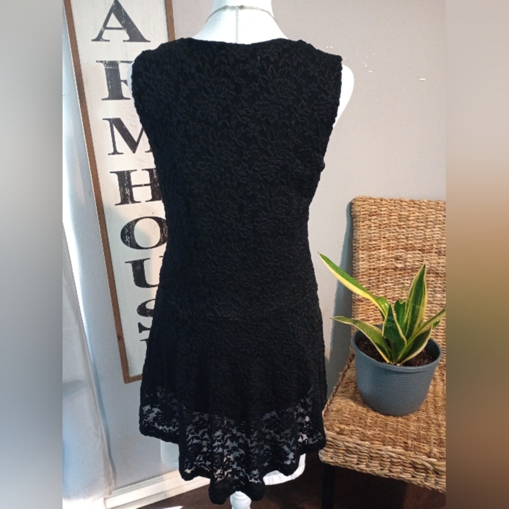 Susan Graver Black Lace Sleeveless Top Size Small - Picture 2 of 16